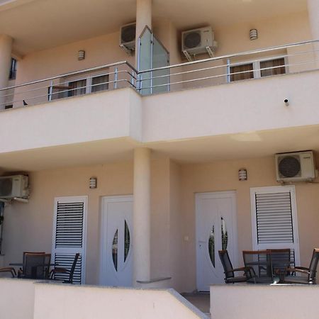 שיבניק Apartments Agata מראה חיצוני תמונה