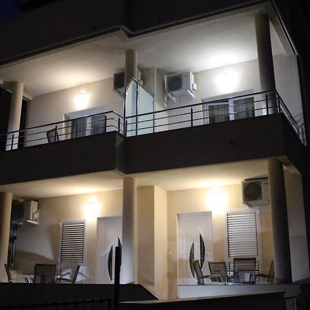 שיבניק Apartments Agata מראה חיצוני תמונה