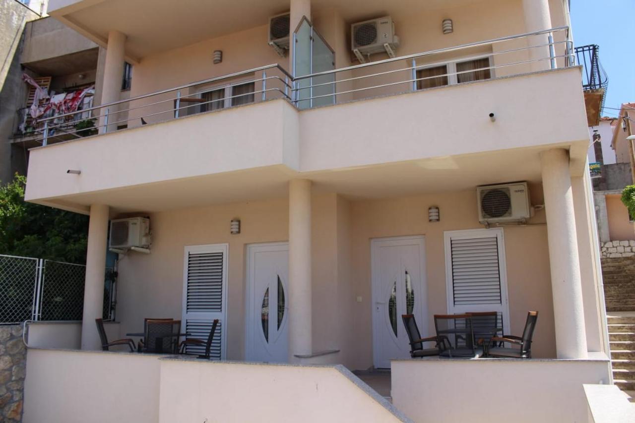 שיבניק Apartments Agata מראה חיצוני תמונה