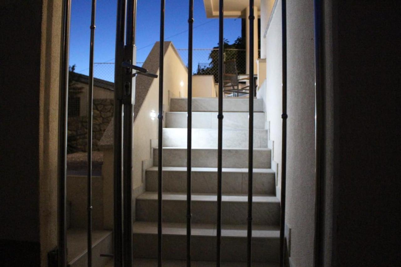 שיבניק Apartments Agata מראה חיצוני תמונה