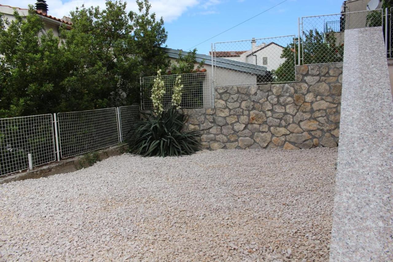 שיבניק Apartments Agata מראה חיצוני תמונה