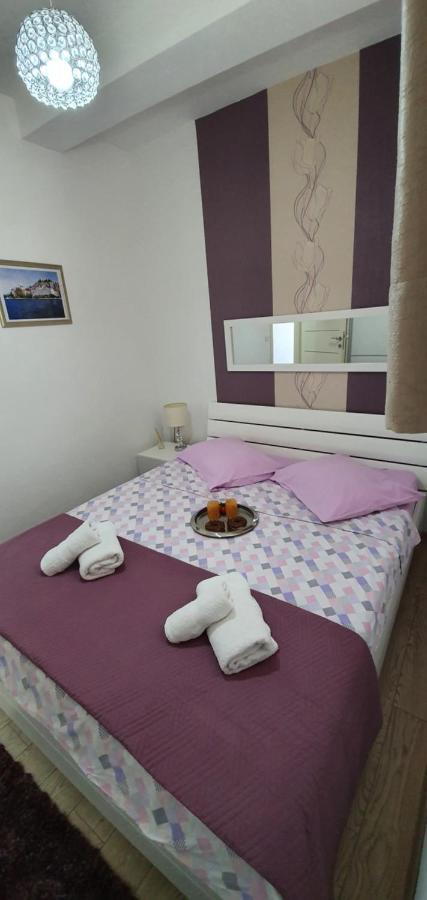 שיבניק Apartments Agata מראה חיצוני תמונה