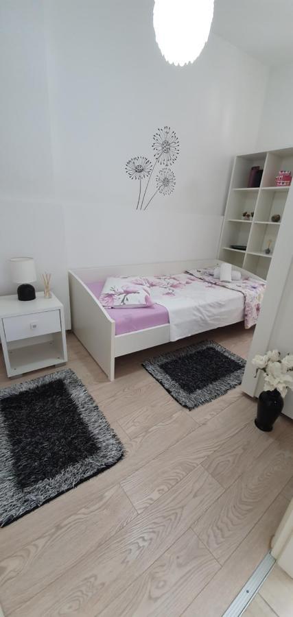 שיבניק Apartments Agata מראה חיצוני תמונה