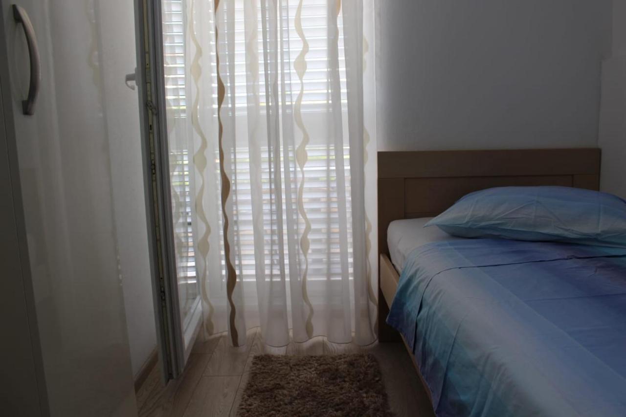 שיבניק Apartments Agata מראה חיצוני תמונה