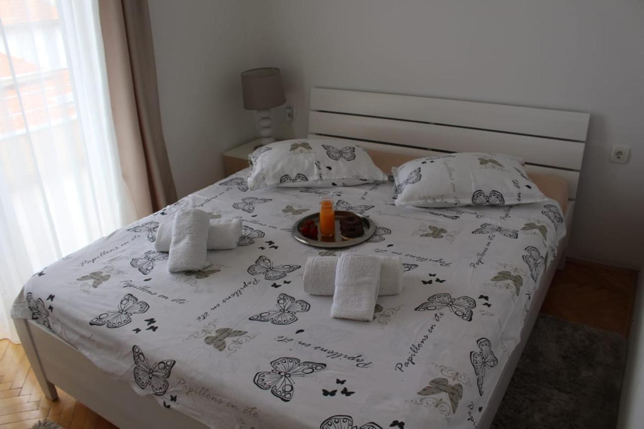 שיבניק Apartments Agata מראה חיצוני תמונה