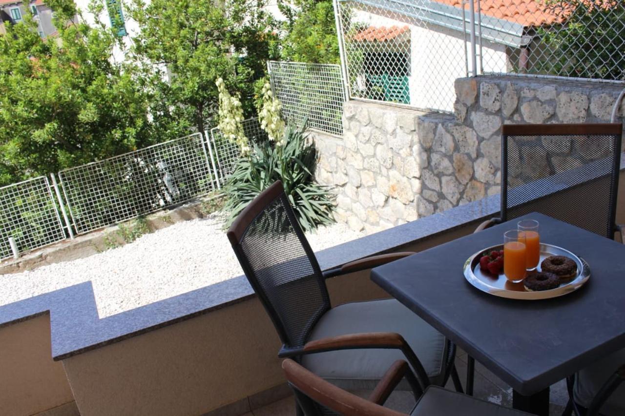 שיבניק Apartments Agata מראה חיצוני תמונה
