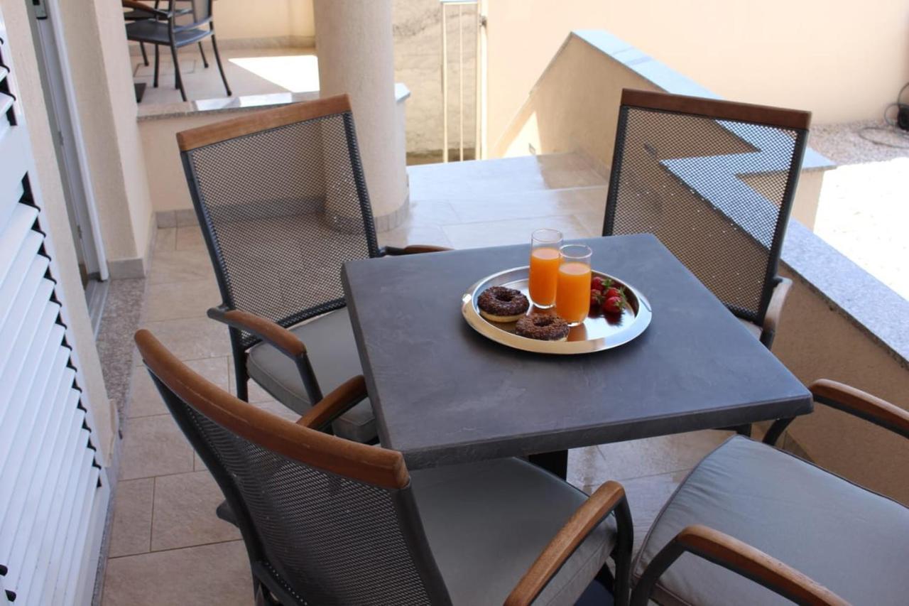 שיבניק Apartments Agata מראה חיצוני תמונה