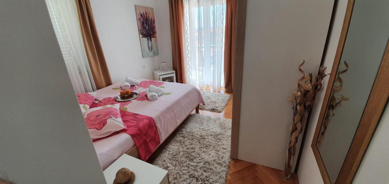 שיבניק Apartments Agata מראה חיצוני תמונה
