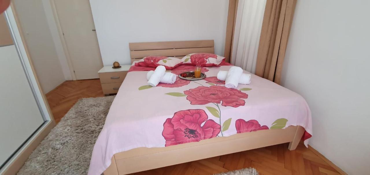 שיבניק Apartments Agata מראה חיצוני תמונה