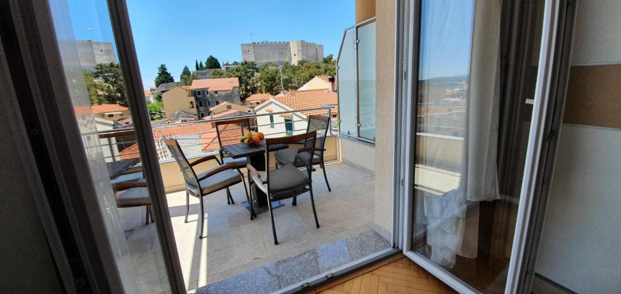 שיבניק Apartments Agata מראה חיצוני תמונה