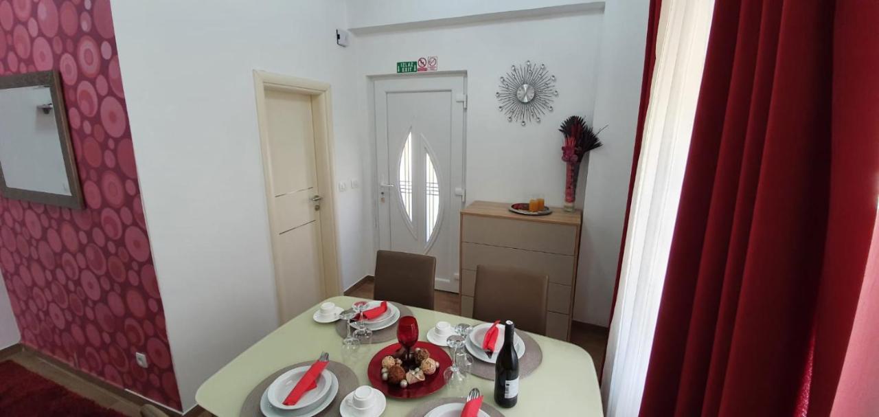 שיבניק Apartments Agata מראה חיצוני תמונה